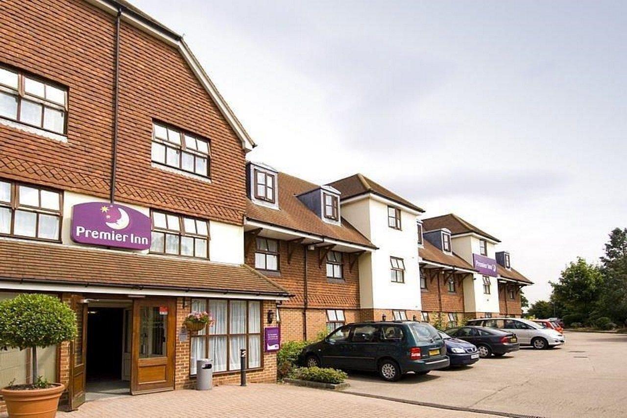 Premier Inn London Gatwick Airport South - London Road Кролей Экстерьер фото