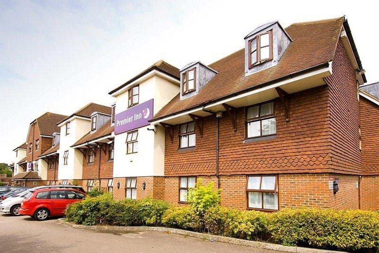 Premier Inn London Gatwick Airport South - London Road Кролей Экстерьер фото