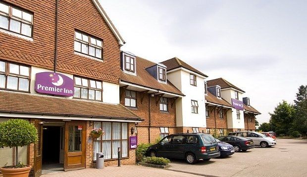 Premier Inn London Gatwick Airport South - London Road Кролей Экстерьер фото